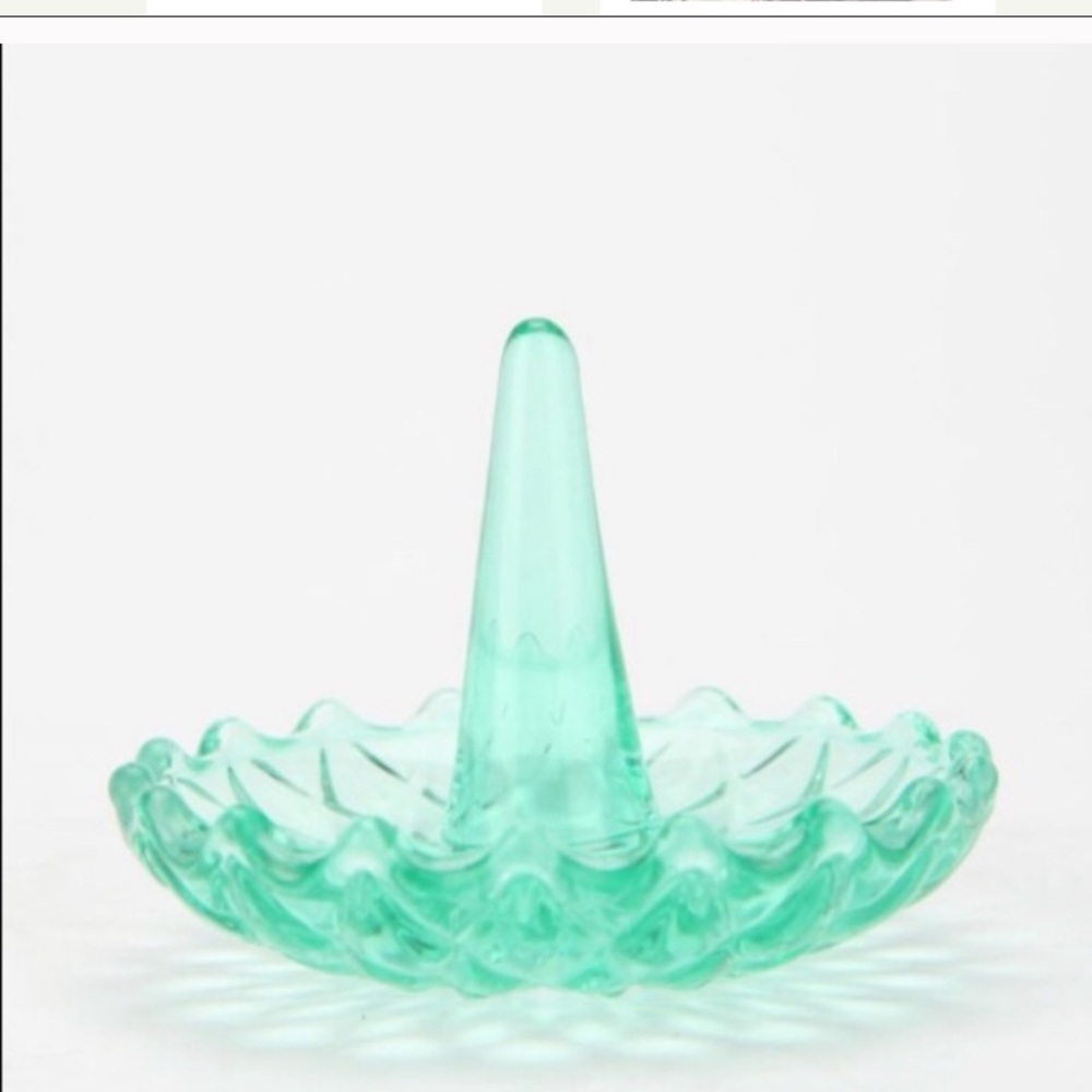 Green ring dish